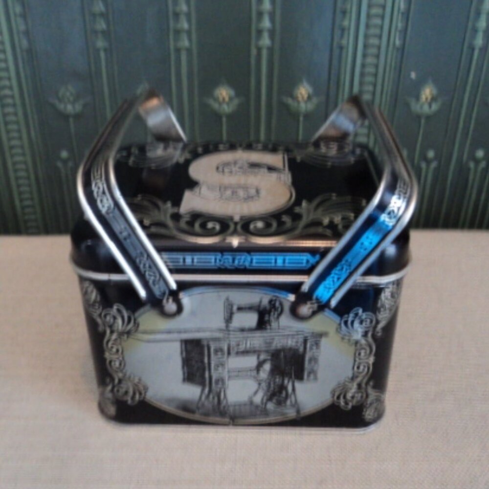 Vintage Singer Sewing Machine  Metal Tin Box With Handles